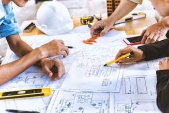 2つの用途地域にまたがる土地の建築制限