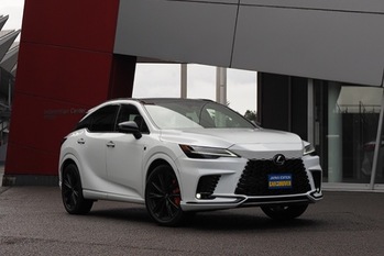 【最新モデル試乗】RXは全身「いいもの感」が漂うレクサスの世界標準。500hの走りに惚れた！