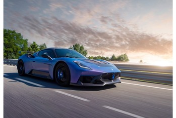 【スーパースポーツ試乗】「熱き名門」復活！ サーキットで速さを見せつけたマセラティGT2の公道版、GT2ストラダーレの驚愕パフォーマンス