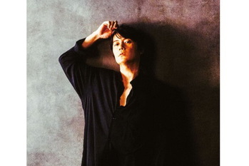 福山雅治の「下ネタ」「不適切会合」報道でも、アミューズ株は3年ぶり2000円台回復