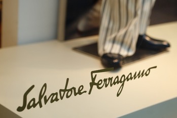 高級パンプス,フェラガモ