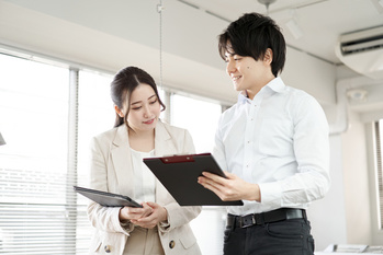 最高のリーダーは気づかせる 部下のポテンシャルを引き出すフレームワーク