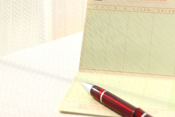 みんないくら貯金している？最新の家計調査報告にみる貯蓄額