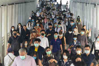 チケットぴあ,赤字