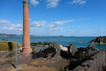 犬島精錬所跡　わずか10年で潰えた銅鉱石の精錬施設｜産業遺産のM＆A