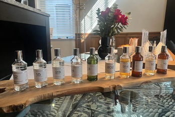 世界初で唯一のミラノの香水ホテル「マーニャ・パルス」発祥のフレグランス「ラブソルー」が新しい香り「サンダロ」を発売