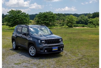 【最新モデル試乗】JEEPレネゲードがHV化でタイムレスな魅力を鮮明化。個性溌剌、走りもいいゾ！