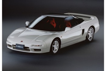 【日本車黄金時代】「1992ホンダNSX-R（E-NA1型）」は究極の走りを目指したチューンドモデル。ドライバーにタフな肉体を要求した