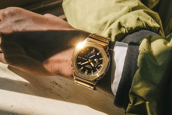 「カシオーク」が支持拡大　「G-SHOCK」八角形2100シリーズが好調でカシオ通期の営業利益は230億円に