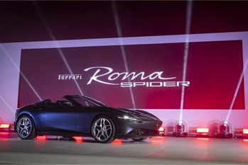 ポルシェ718のオープントップモデルの最強バージョン「718スパイダーRS」が日本デビュー