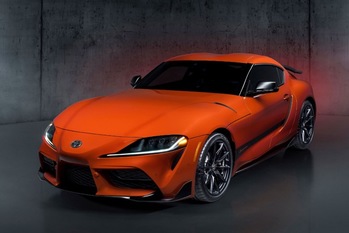 スープラの誕生45周年を祝う特別仕様車「GRスープラ 45thアニバーサリーエディション」がアメリカで登場