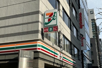 ローソン、ファミマはTOB、最大手セブン-イレブンはどうする