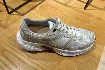 全ブランドに「リカバリーインソール」搭載へ　マドラスが「リカバリーシューズ」戦略を本格化