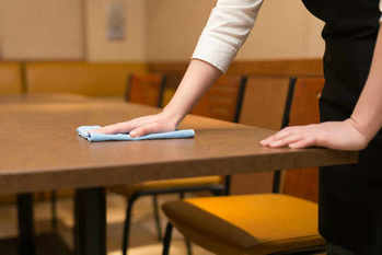 サイゼリア,赤字,中国