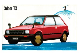 走りの熟成とスポーティな内外装デザインの進化を図ったレクサスISが世界初公開