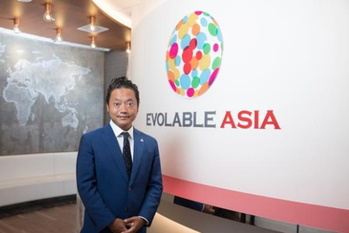 エボラブルアジア,吉村英毅