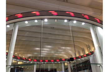 日経平均が一時４万2000円台に乗せ大幅続伸　ファーストリテイリングが押し上げトップに