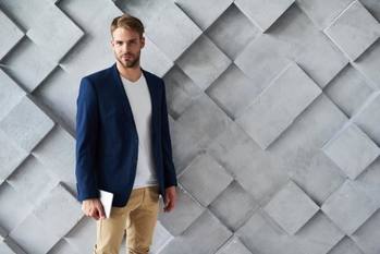 一着用意したい。旅先でも使える、カジュアルジャケット