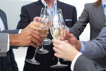 オフィス,乾杯,社内コミュニケーション