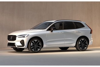 ブラックのアクセントを配してスポーティさを際立たせたボルボXC60の特別仕様車が日本上陸