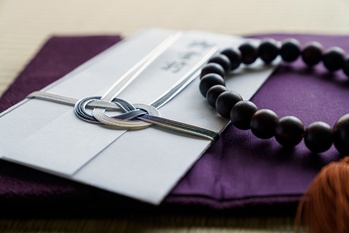 葬儀費用は2015年から5年間変わらず。適正価格が判明か