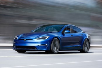 テスラが「モデルS」と「モデルX」の日本における注文受付を開始