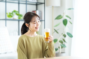 浸透する「ノンアル生活」、飲まない選択も尊重される時代に