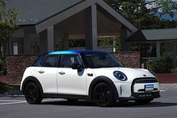 MINIはやっぱりおしゃれで楽しい！マルチトーンルーフを新設定