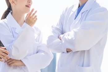 研修医が年収1000万円を稼ぐにはどうすればいい？おすすめの投資方法を解説