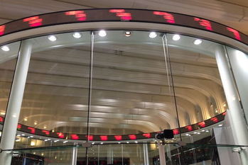 株式市場の2024年の後半戦は百貨店株の上昇でスタート　インバウンド景気で髙島屋とJ.フロントの株価が年初来最高値を更新