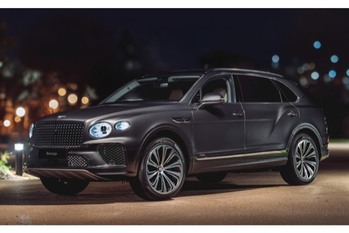 まさに“走る宝石”！　ベントレーとジュエリーブランドのブードルズがコラボしたビスポークモデルがベントレー車の全モデルで展開