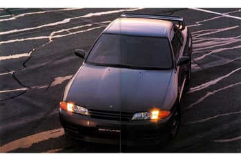 【復刻版カタログ】16年ぶりに復活したスカイラインGT-Rは、圧倒的なパフォーマンスでマニアを魅了。新たな神話を樹立した！
