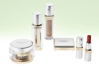 「プラダ ビューティ」のメイクアップとスキンケアが３月20日から全国発売