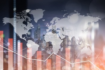 「日本以外」の世界中で進む金融引き締め