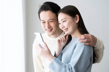 少子化・晩婚化・お一人様現象で、結婚紹介ビジネスにも再編の波