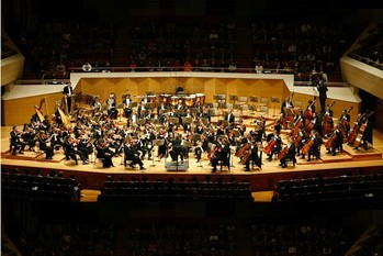 サントリーホール,トウシル