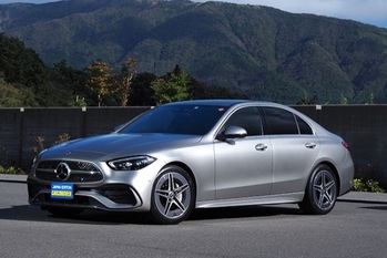 新型メルセデス・ベンツ 最もSクラスに似たCクラス