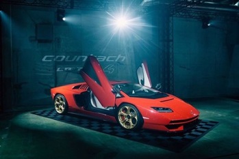 新型ランボルギーニ・カウンタックLPI800-4が日本上陸