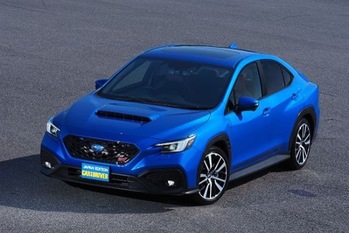 新型は速さと快適性を磨いた4WDスポーツ。SUBARU WRX・S4の気になるターボパワー
