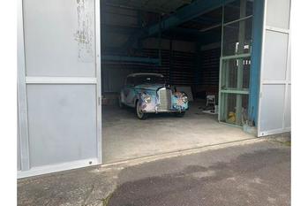 メルセデス・ベンツの名車が時代を越えて京都の文化地区で再びスポットライトを浴びる