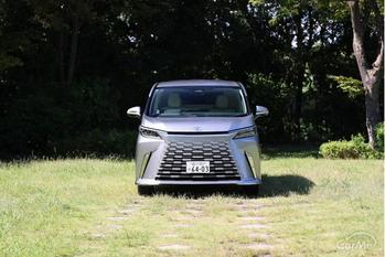 レクサス「LM」のグレード一覧をプロが徹底解説｜見分け方・グレードごとの違いは？