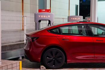 テスラ スーパーチャージャー 国内100箇所を達成