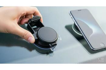 紅葉ドライブを安全に！おすすめスマホホルダー活用法