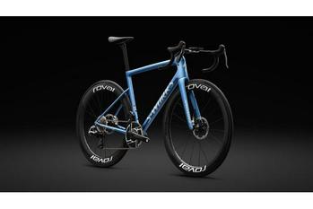 S-Works Tarmac SL8に新しいSRAM RED AXS搭載モデルが登場