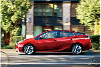 【年式別】トヨタプリウスの買取価格の相場を徹底解説！高く売るポイントも紹介