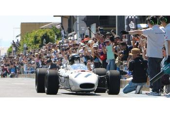 Honda RA272が小江戸・川越を駆ける。伝説のV12サウンドが街に響いた小江戸川越まちかどモーターギャラリー