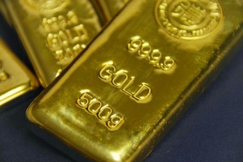 国内金相場が1万円超え！底値で買っていたら？次の「底値」は？