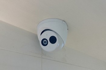 2期連続の営業減益の「セコム」、1期で営業増益に転じる「ALSOK」両社の差は何？