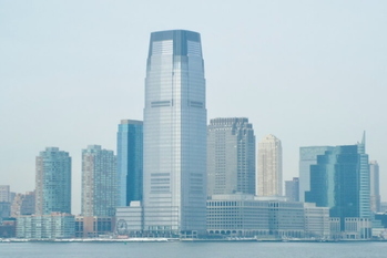 これだけリストラと倒産が続いても暴落しないアメリカ株式市場の不思議