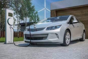 【2021年版】今、電気自動車（EV）を買うならどの車種？ 国産車・外車を比較